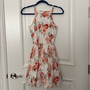 White flowered lace short dress